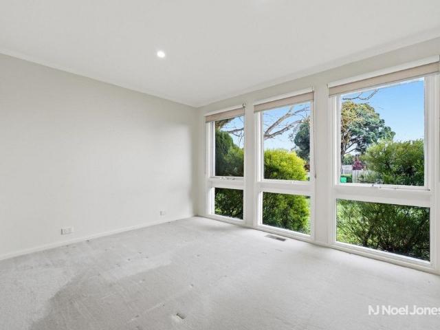 5 Windsong Pass, CHIRNSIDE PARK