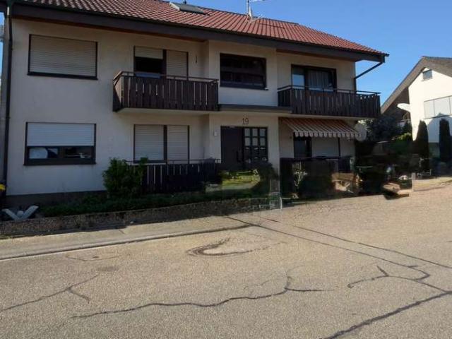 5 Wohnungen, 3 Garagen&solide Einnahmen Ihr Mehrfamilienhaus am Baden Airpark Rendite mit Miete