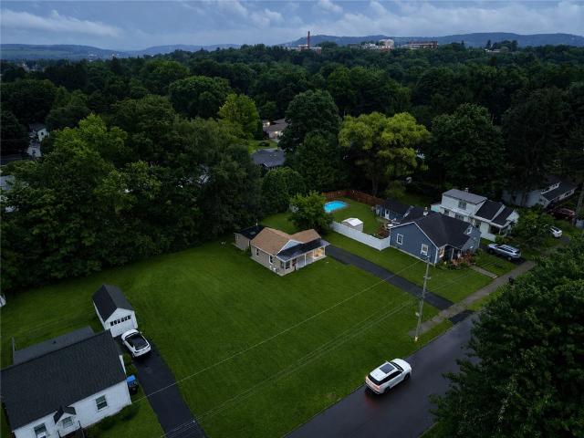 5 Woodland Avenue