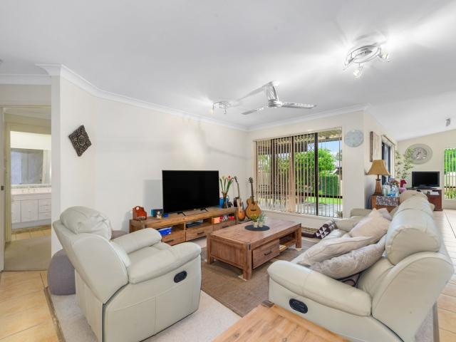 5 Woodland Close, BRACKEN RIDGE, QLD 4017