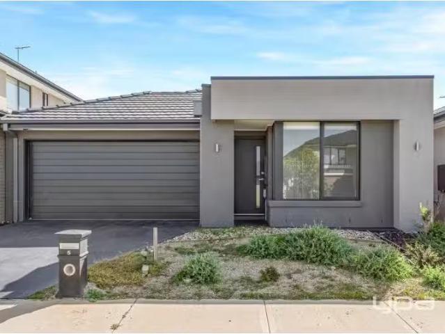 5 Zelkova Circuit, Fraser Rise House for rent Listed by Victo.