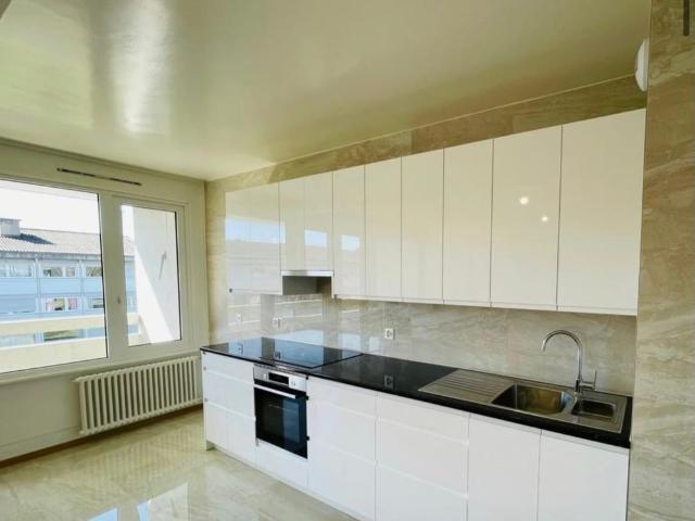 5 Zimmer, 75 m², 2. Stock