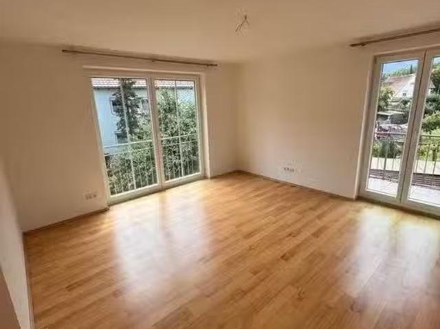 5 Zimmer 104 m² 1.180 € Kaltmiete Wohnungen in Schrobenha.
