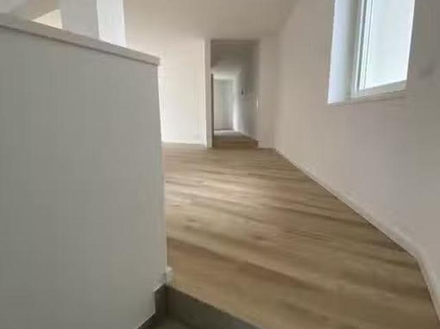 5 Zimmer 115 m² 1.325 € Kaltmiete Wohnungen in Fischbacht.