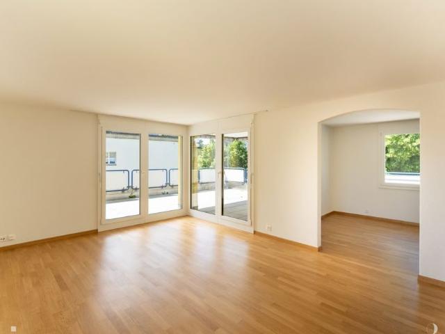 5 Zimmer, 118 m², 2. Stock