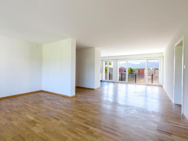 5 Zimmer, 120 m², 2. Stock