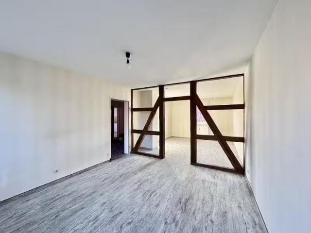 5 Zimmer 127 m² 650 € Kaltmiete Wohnungen in Alfeld Lein.