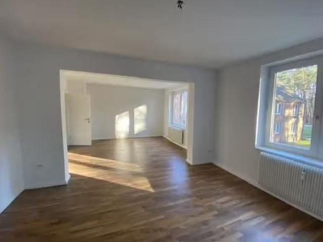 5 Zimmer 130 m² 781 € Kaltmiete Wohnungen in Faßberg