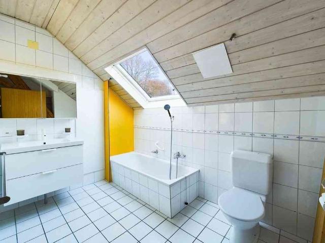 5 Zimmer, 130 m², 2. Stock