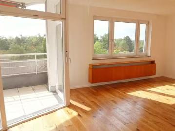 5 Zimmer 135 m² 1.590 € Kaltmiete Wohnungen in Böblingen