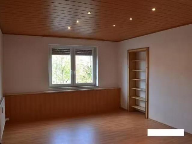 5 Zimmer 136 m² 1.200 € Kaltmiete Wohnungen in Sulzbach R.