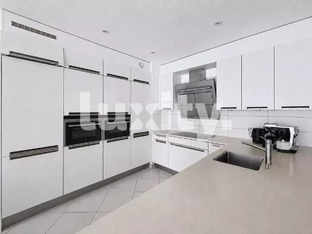 5 Zimmer, 140 m², 1. Stock
