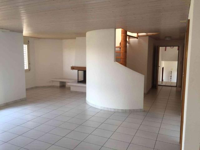 5 Zimmer, 145 m², 2. Stock