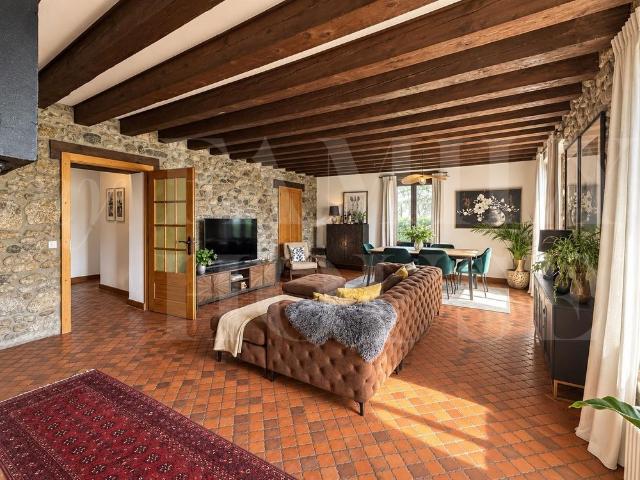 5 Zimmer, 150 m², 1. Stock