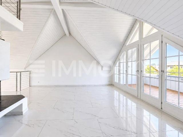 5 Zimmer, 150 m², 2. Stock