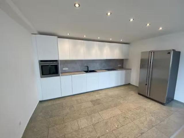 5 Zimmer 159 m² 1.700 € Kaltmiete Wohnungen in Friedberg