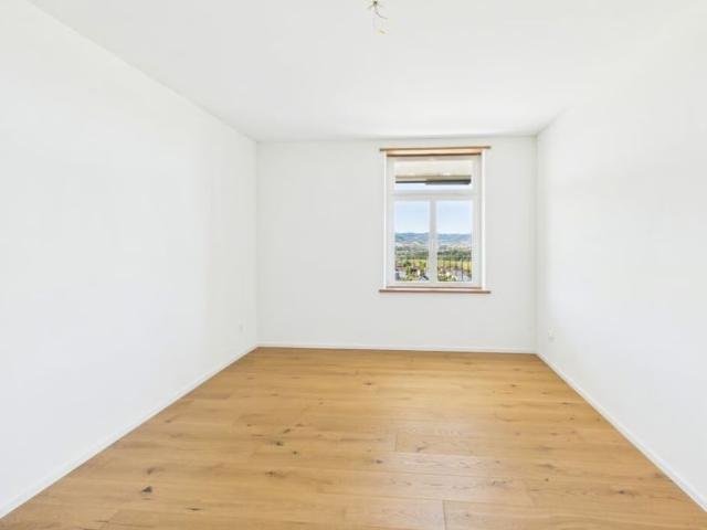 5 Zimmer, 179 m², 1. Stock