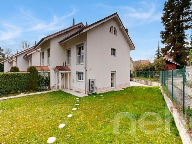 5 Zimmer, 180 m²: Schönes Doppelhaus am Ende mit Garten in Mies