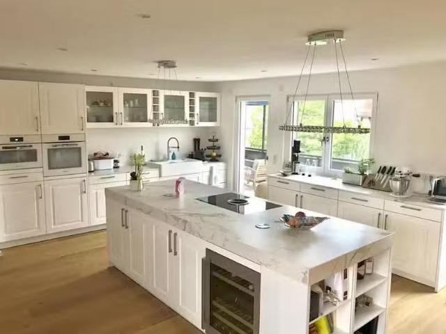 5 Zimmer 235 m² 1.950 € Kaltmiete Wohnungen in Rodgau