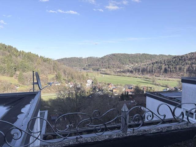 5 Zimmer Terrassenwohnung mit traumhafter Aussicht, Garage und Stellplatz, in Horb am Neckar