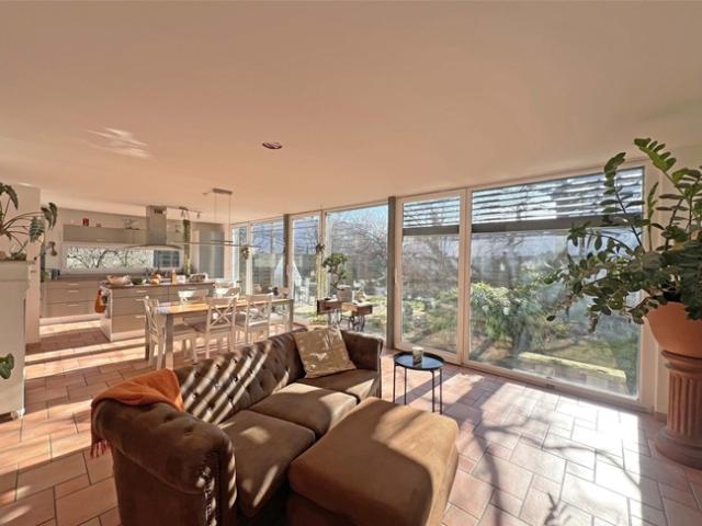 5 Zimmer Villa in einer grünen Oase
