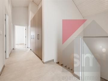 5 Zimmer Villa mit schöner Aussicht und harmonischen Oberflächen