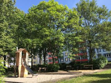 5 Zimmer Wohnung mit 116 qm im 1. Obergeschoss mit SPIELplatz