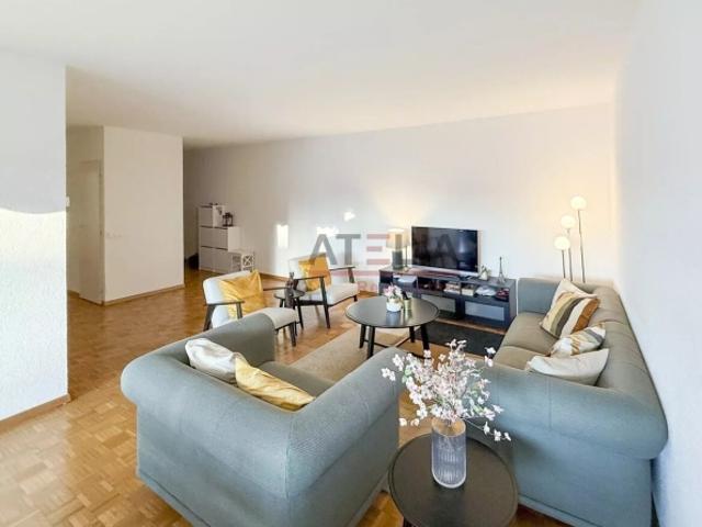 5 Zimmer Wohnung mit Balkon