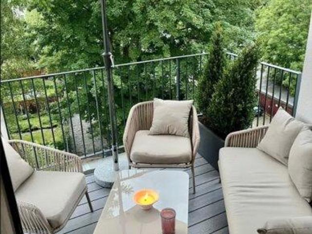 5 Zimmer Wohnung mit Balkon und EBK direkt am Park und Abenteuers