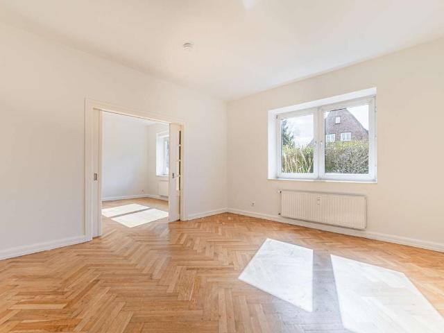 5 Zimmer Wohnung mit Einbauküche Platz für die ganze Familie nur 10 Gehm. von Hafen entfernt