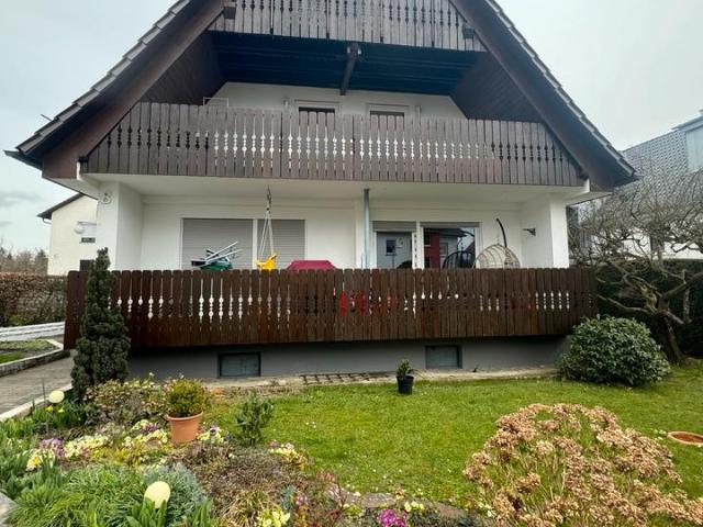 5 Zimmer Wohnung mit Seesicht Garten und Garage