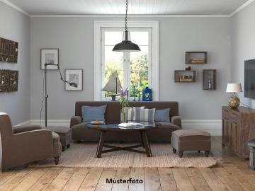 5 Zimmer Wohnung nebst Balkon und Stellplatz
