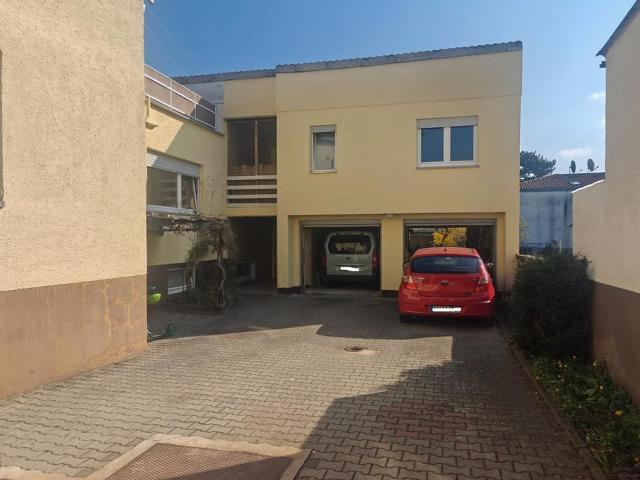 5 Zimmer Wohnung auf 2 Etagen mit eigenem Eingang, Garten&Garage