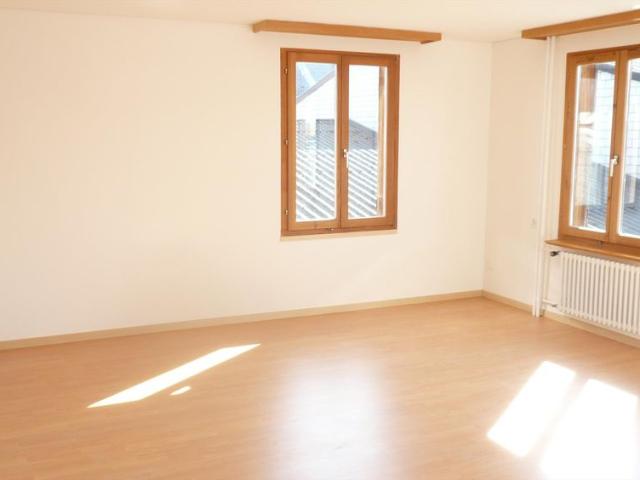 5 Zimmer Wohnung EG