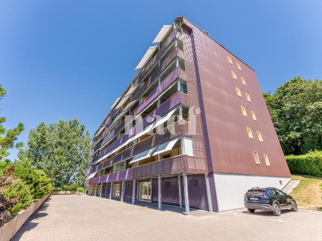 5 Zimmer Wohnung im obersten Stockwerk mit außergewöhnlicher Bodenfreiheit zum Verkauf in Fribourg