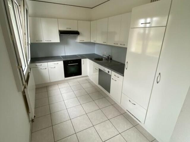 5 Zimmer Wohnung im 1. Stock