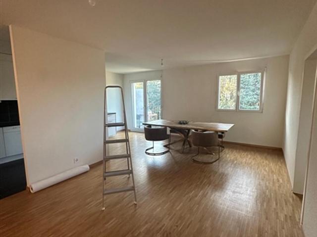 5 Zimmer Wohnung in Perly