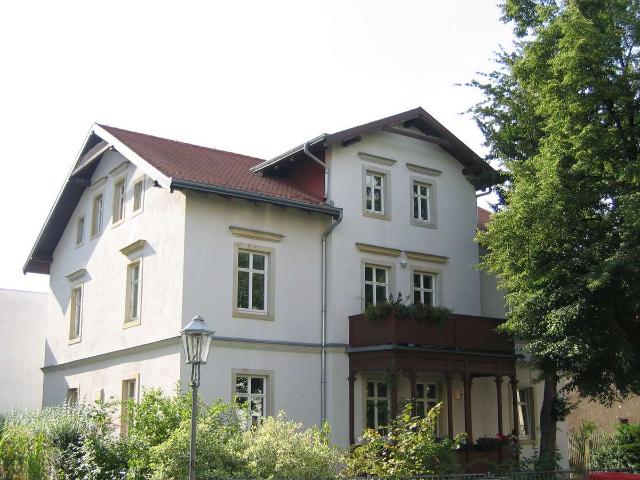 5 Zimmer Wohnung in Villa in Striesen