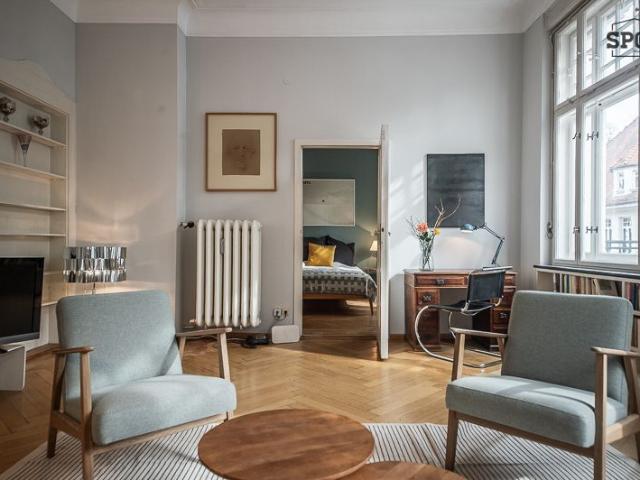 5 Zimmer Altbauwohnung mit Flair in Bogenhausen