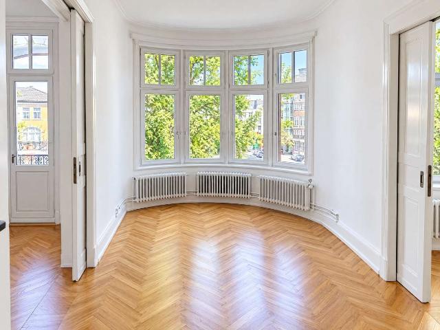 5 Zimmer Altbau mit Erker, Balkon & Wärmepumpe · 105 m² · Fischgrätparkett · Lübeck