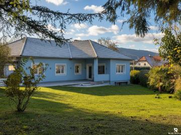 5 Zimmer Bungalow in Baden – Modernes Wohnen auf einer Ebene