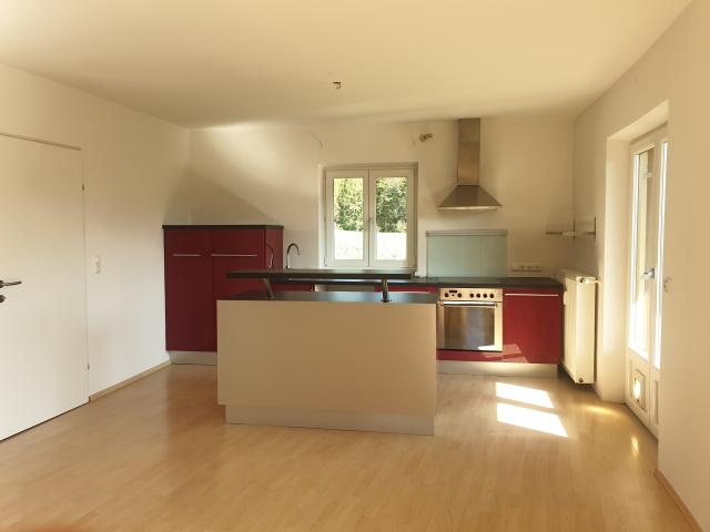 5 Zimmer Dachgeschoß Wohnung in traumhafter Naturruhelage 10 Min von Salzburg
