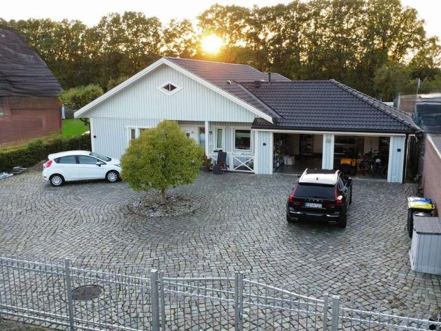 5 Zimmer Einfamilienhaus Bungalow mit großem Grundstück und zusätzliche Bebauungsmöglichkeiten