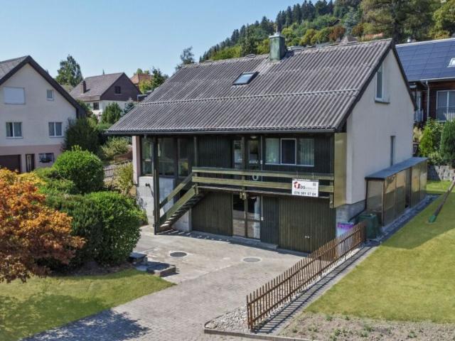 5½ Zimmer Einfamilienhaus, freistehend, zentral, sonnig, mit Potenzial