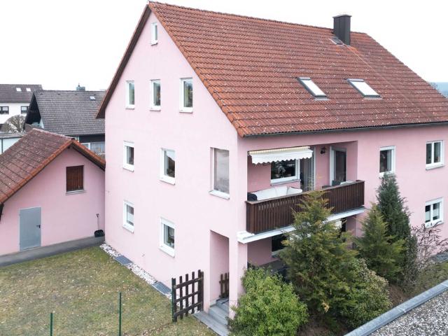 5 Zimmer Eigentumswohnung mit Südbalkon, Garage & Stellplatz in ruhiger Lage von Oberwildenau