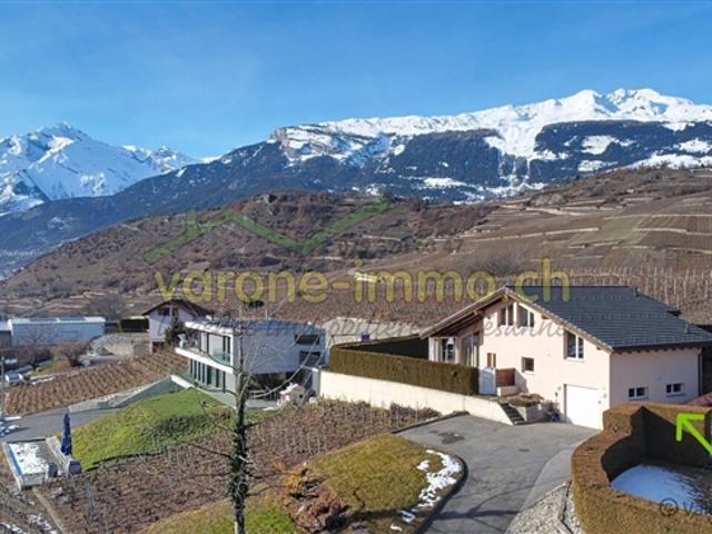 5 Zimmer Familienvilla – Privilegierte Lage und freier Blick