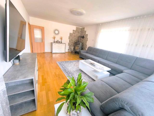 5 Zimmer Familienwohnung in Bestlage