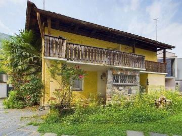 5 Zimmer Haus mit Erweiterungsprojekt an ruhiger, sonniger Aussichtslage / House of 5 loc. mit der Möglichkeit der Erweiterung mit Projekt