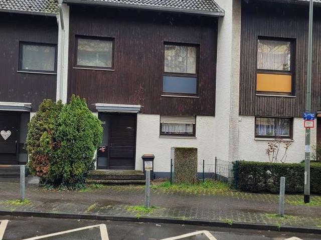 5 Zimmer Reihenmittelhaus mit Einbauküche und Garten