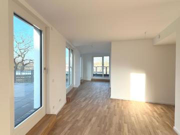 Straußstraße, Hamburg - Parkplatz, Balkon